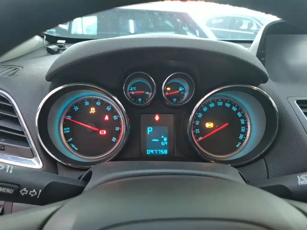 Buick Encore 2015 1.4T Automatic 2WD Urban Elite фото 12