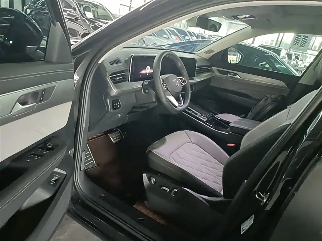 Volkswagen Talagon 2024 380TSI 4WD R-Line Parade Shared Edition фото 16
