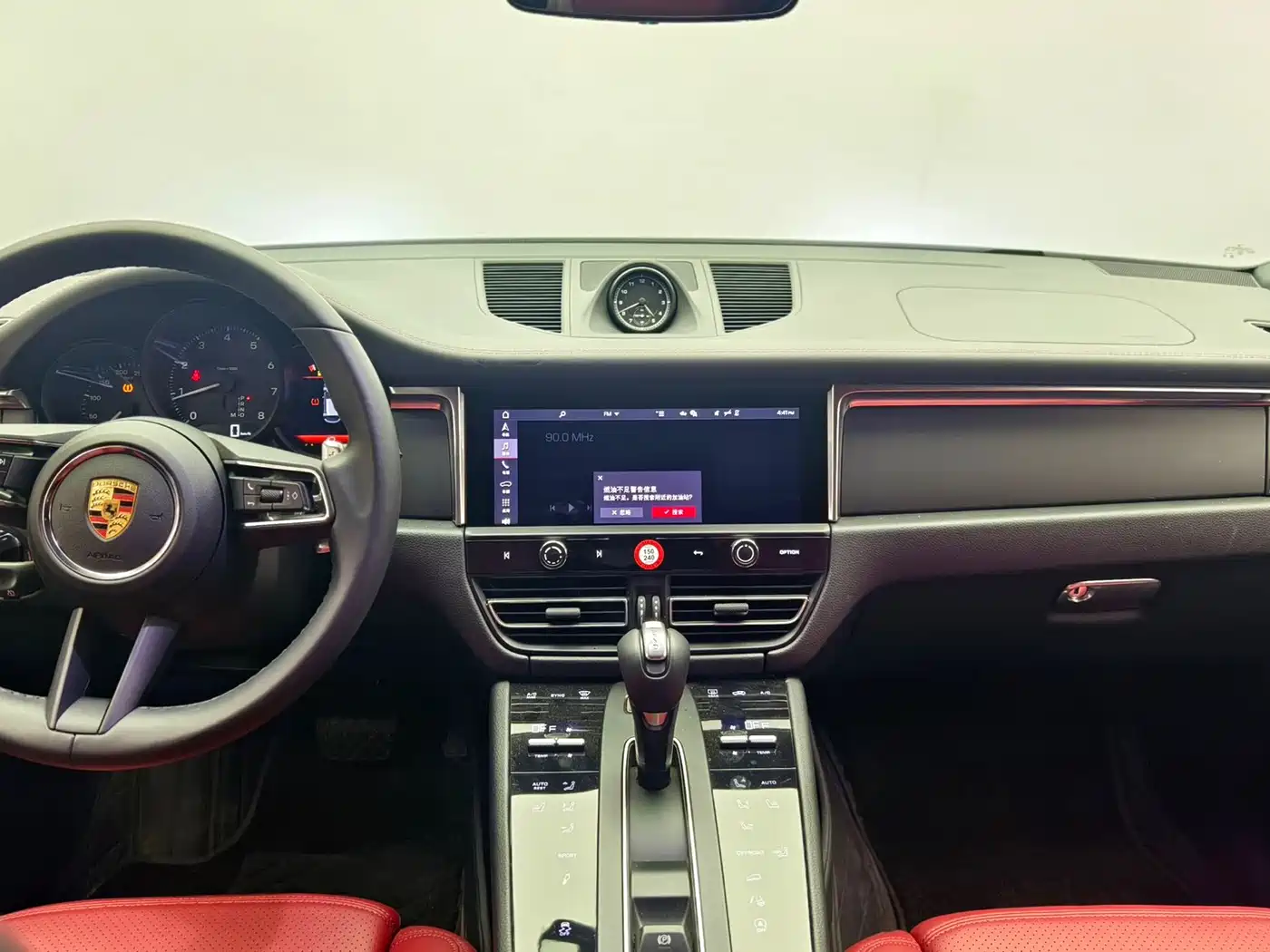 Porsche Macan 2024 Macan 2.0T фото 9