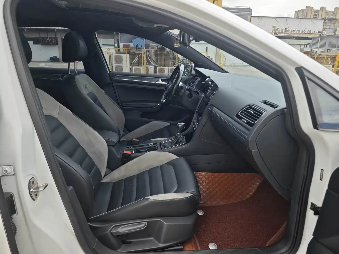 Photo 15 - Volkswagen Golf