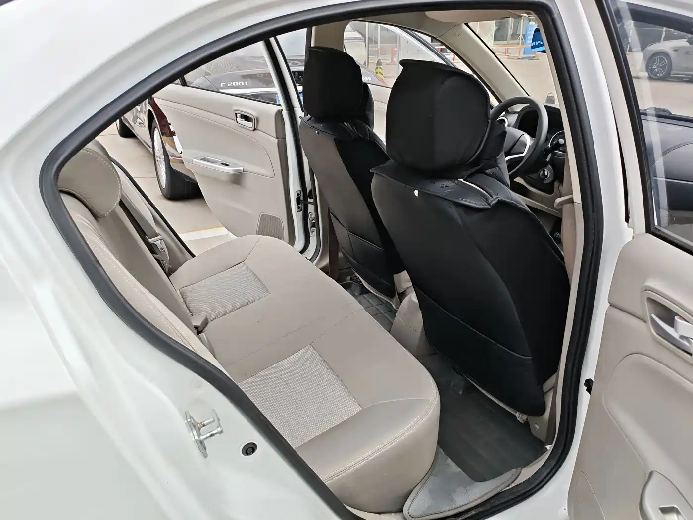 Фото 9 - Changan Yuexiang V3