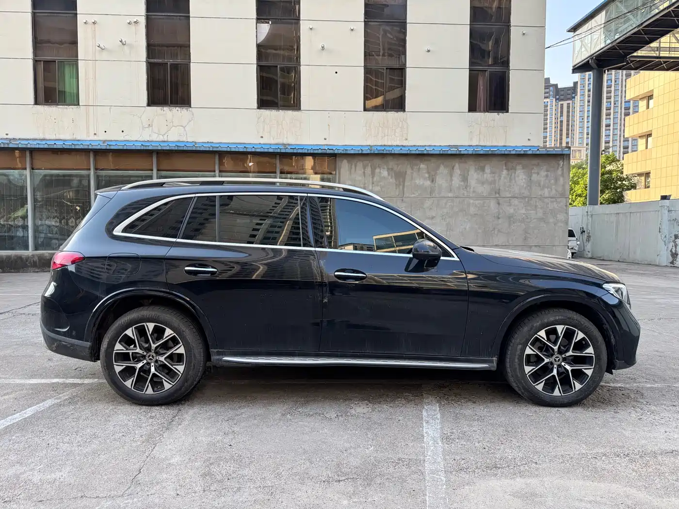 Mercedes-Benz GLC 2024 GLC 260 L 4MATIC Luxury 5-seater фото 3