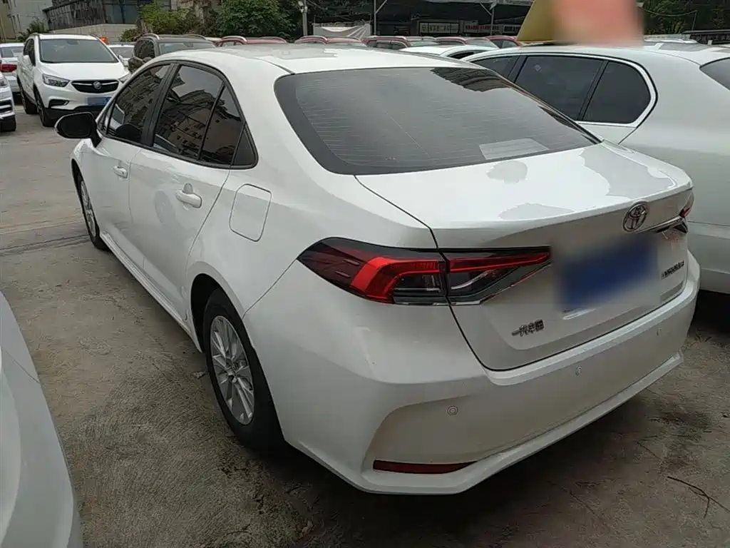 Toyota Corolla 2021 TNGA 1.5L CVT Elite Edition фото 5
