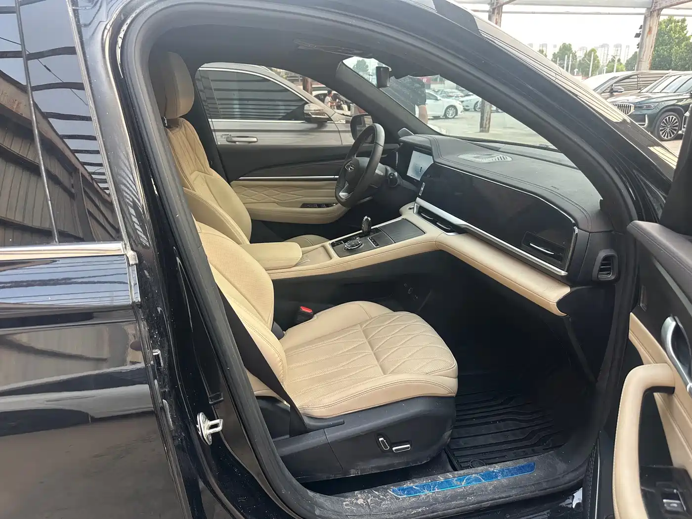 Фото 8 - Geely Xingyue L