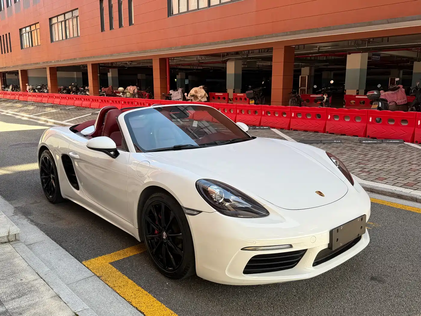 Porsche 718 2018 Boxster 2.0T фото 5