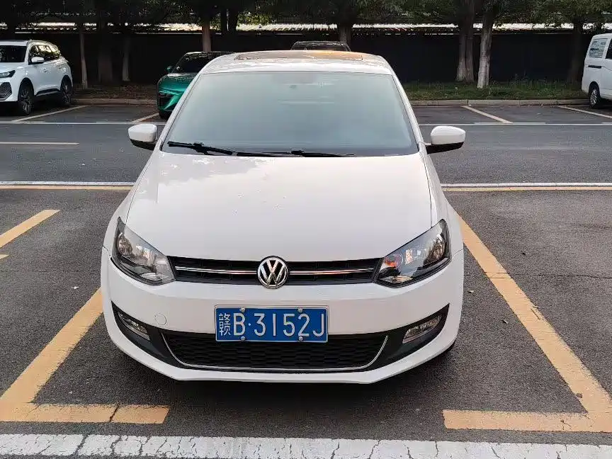 Photo 2 - Volkswagen Polo