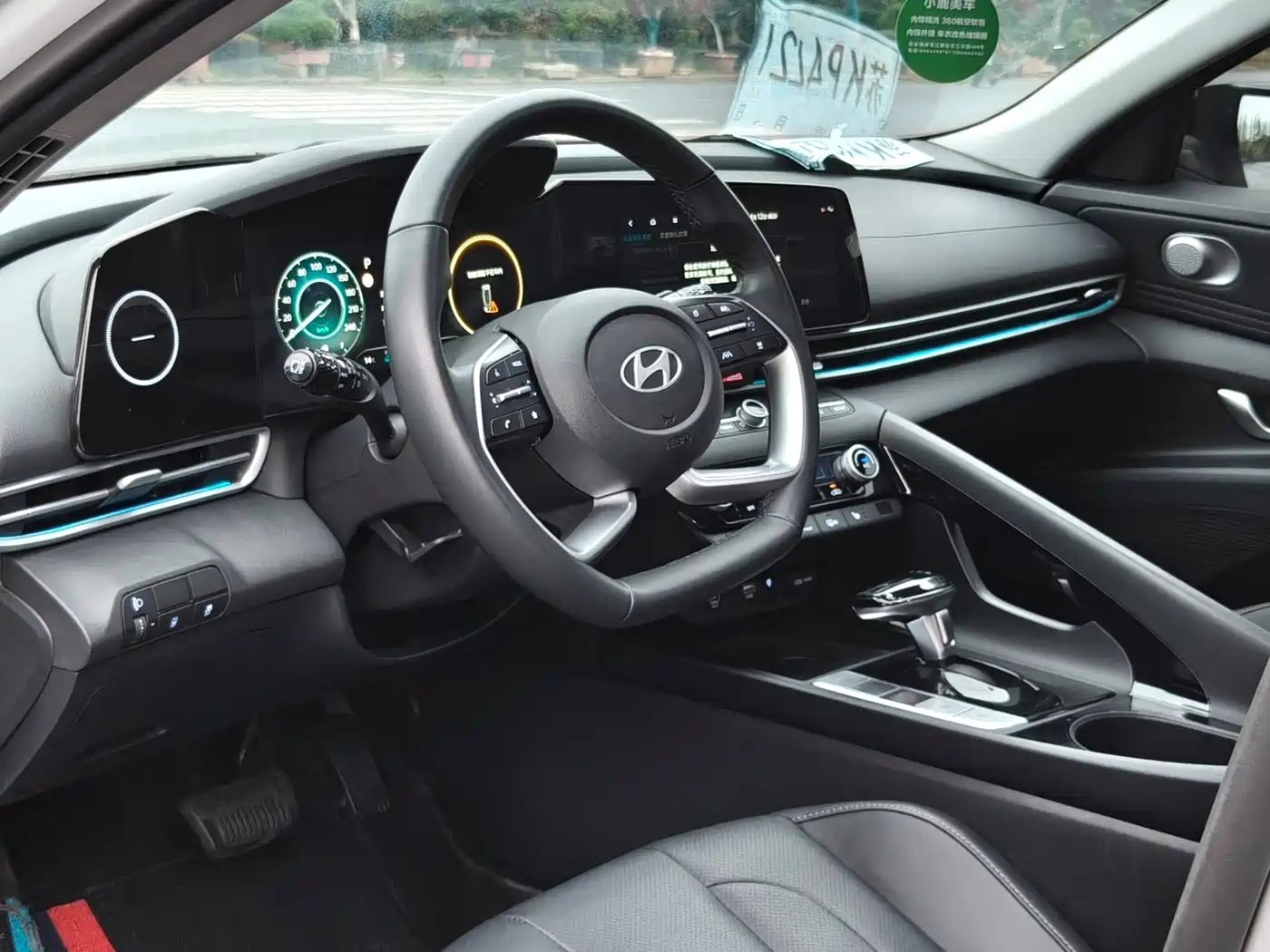 Hyundai Elantra 2023 1.5L CVT TOP Flagship Edition фото 7