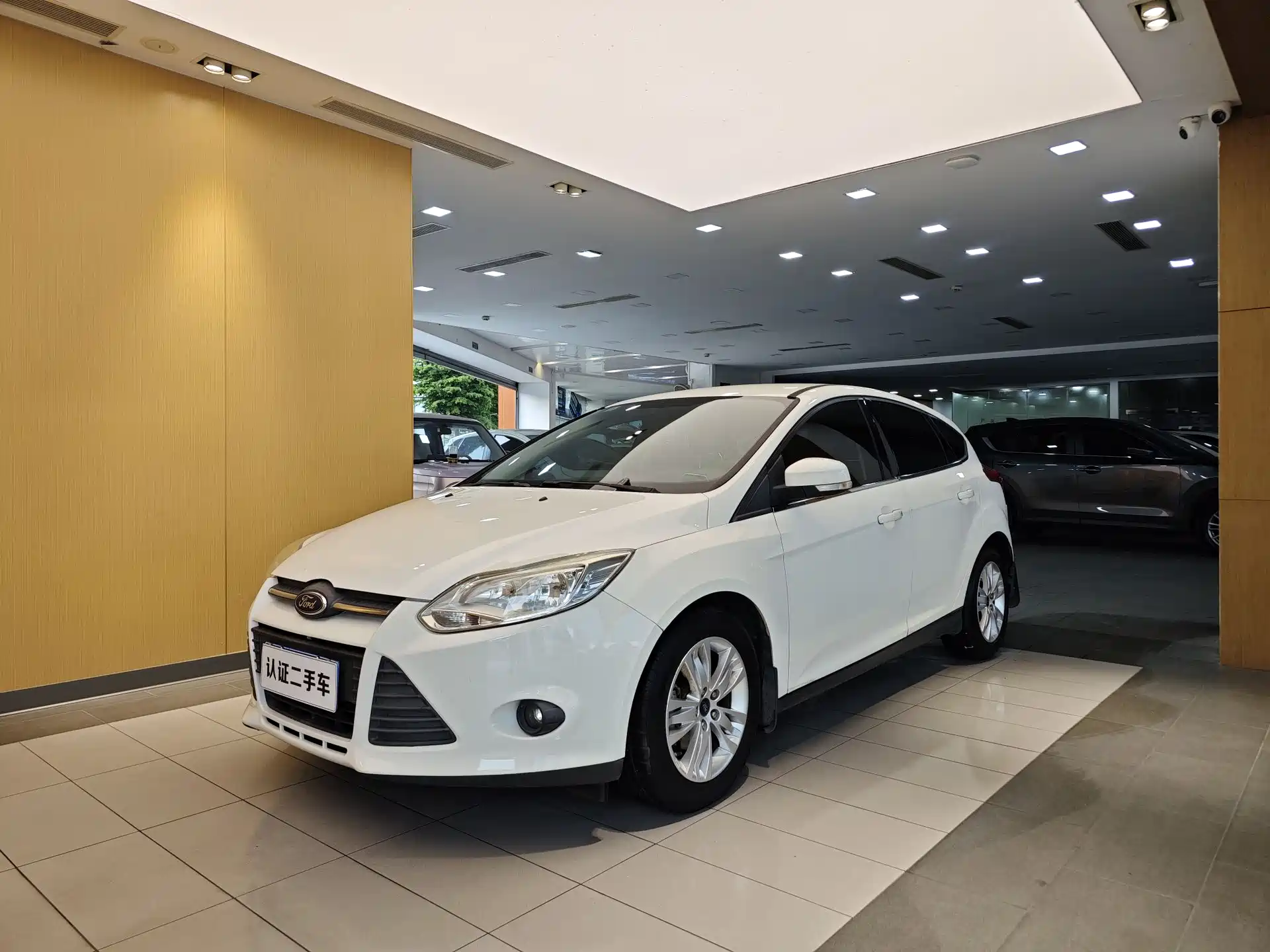 Фото 1 - Ford Focus