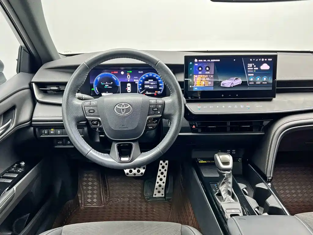 Фото 20 - Toyota Camry