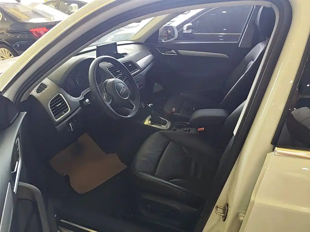 Audi Q3 2015 35 TFSI quattro Technology фото 15