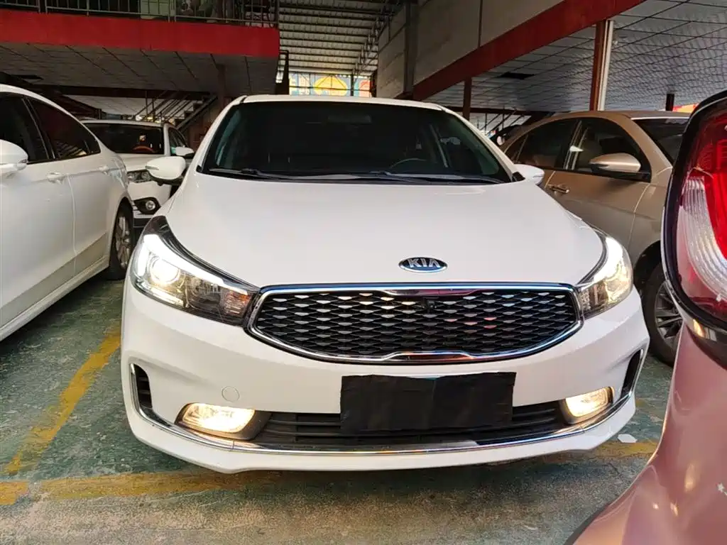Kia K3 2017 1.6L Automatic 15th Anniversary Special GLS фото 3