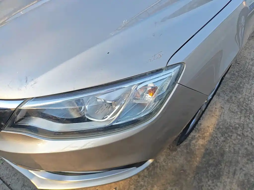 Фото 24 - Geely Vision
