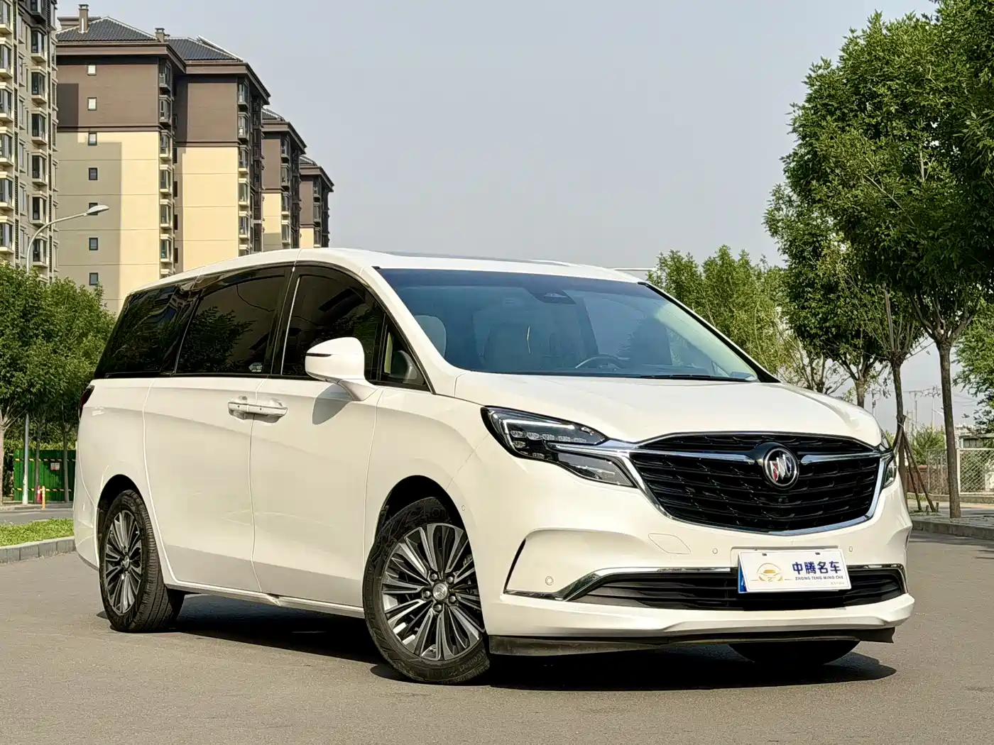 Buick GL8 2022 ES Landmark 653T Smart Luxury фото 3