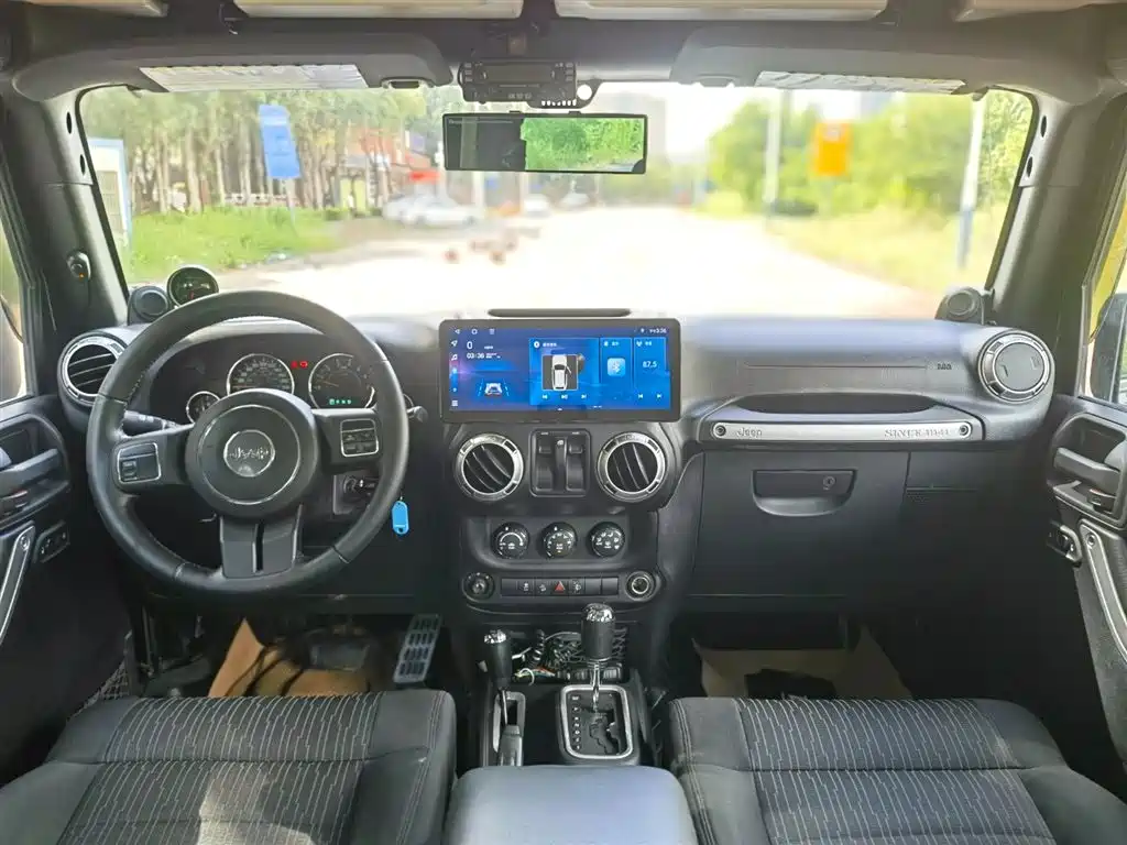 Jeep Wrangler 2011 2011 3.8L Rubicon 2-Door