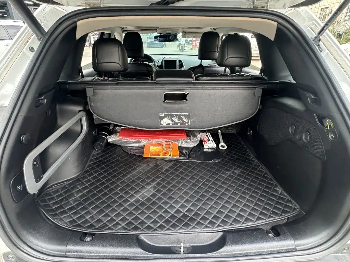Jeep Cherokee (Import) 2014 2014 2.4L Luxury