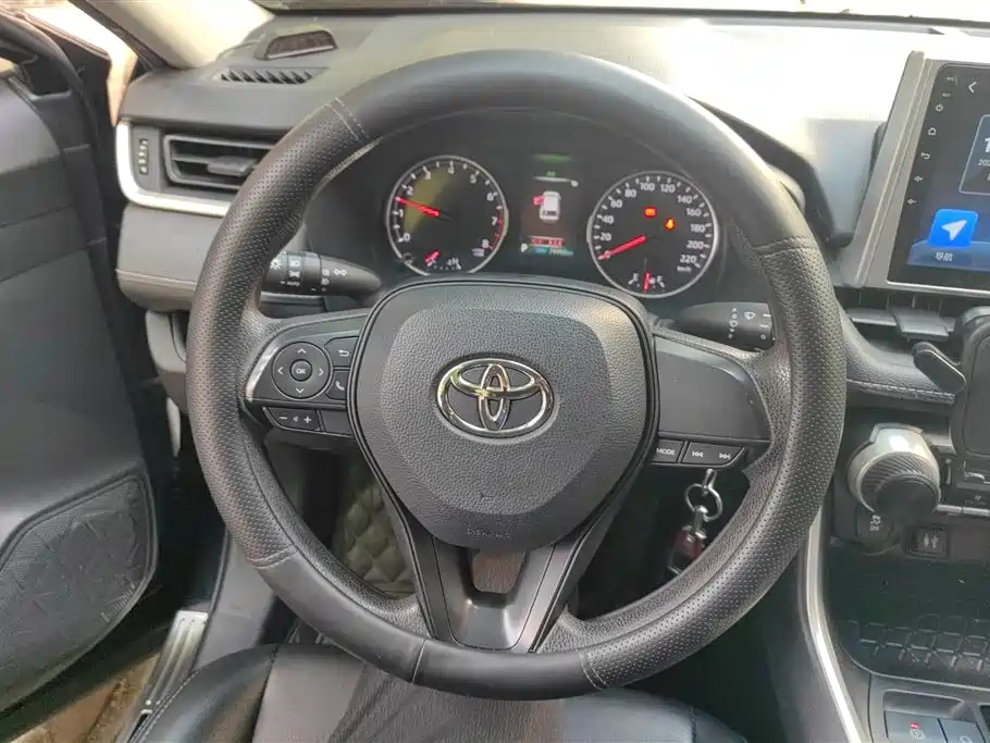 Toyota Wildlander 2023 2.0L CVT FWD LE фото 15