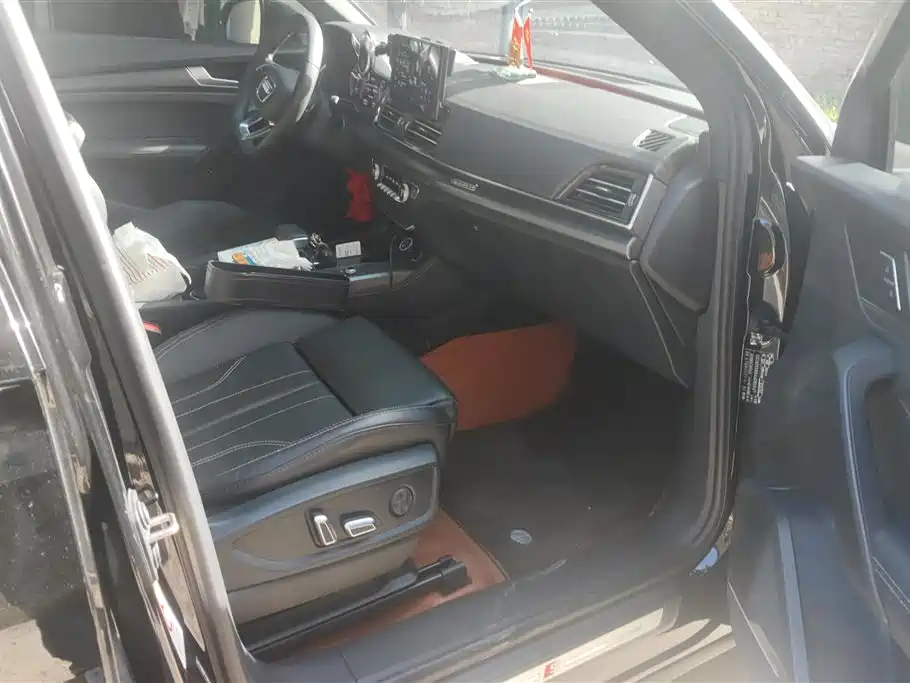 Audi Q5L 2024 Model 45 TFSI Luxury Dynamic фото 8