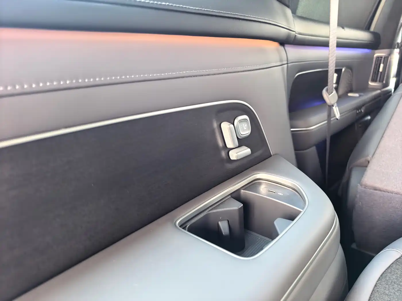 NIO ES8 2025 Base Model 7-Seater фото 39