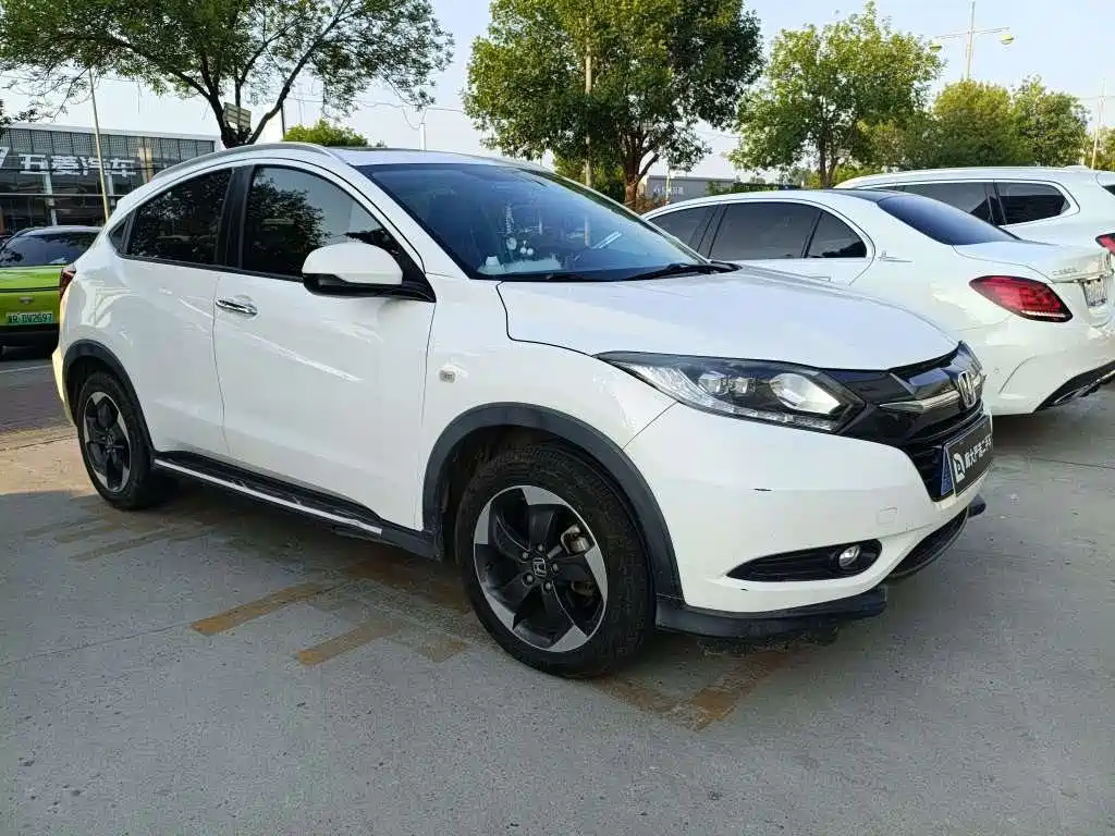 Фото 3 - Honda Vezel