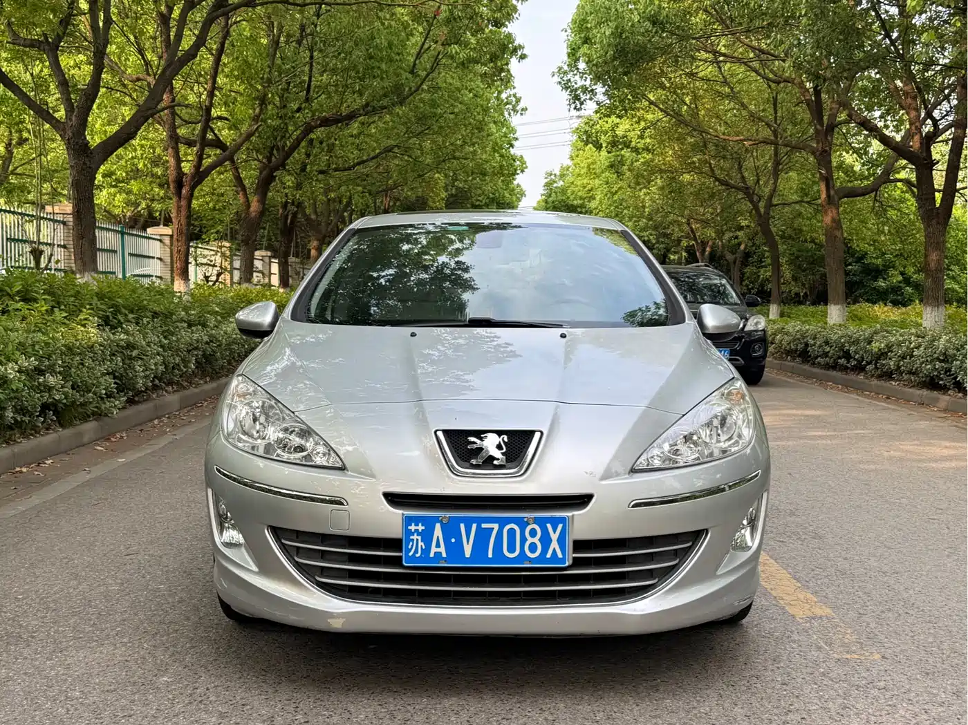 Peugeot 408 2010 2.0L Automatic Premium Edition фото 2