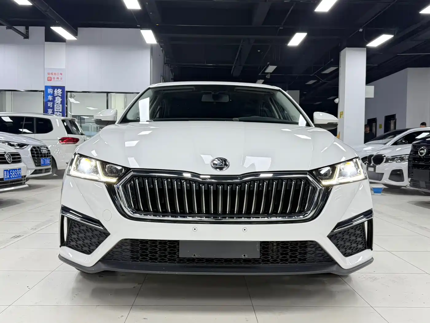 Škoda Octavia 2022 PRO TSI280 Premium Edition фото 3