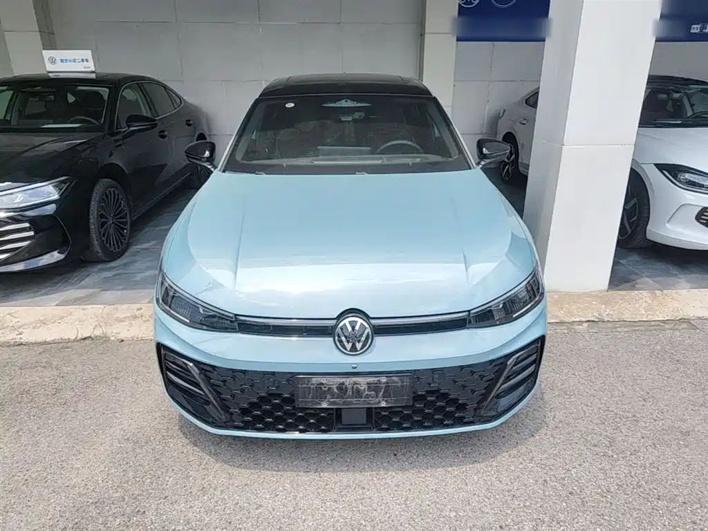 Volkswagen Passat 2025 Model Pro 380TSI Starlight Dragon Premium Edition фото 3