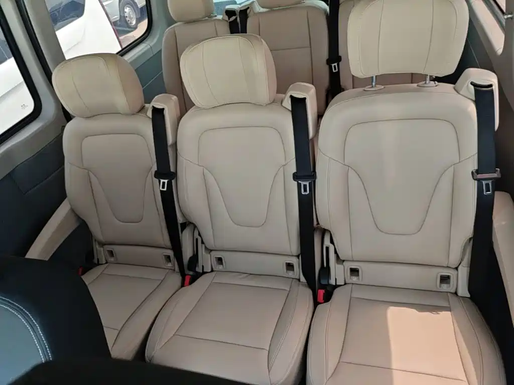 SAIC Maxus Xintu V80 2025 2025 PRO Pride Transport 2.0T Manual Short Wheelbase Ultra-low Roof 7/8/9 Seats
