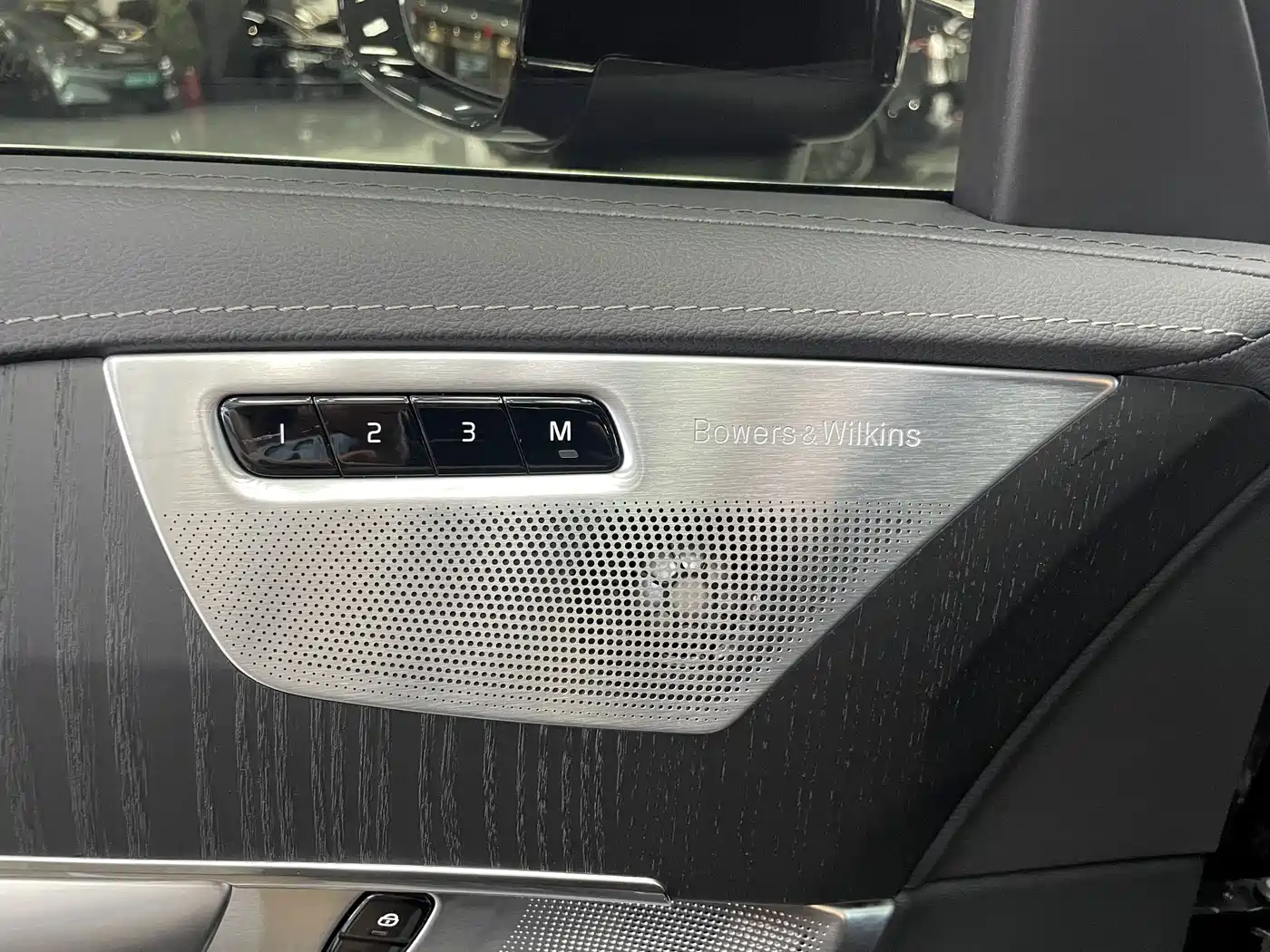 Volvo XC90 Plug-in Hybrid 2023 2024 T8 Premium Luxury 7-Seater