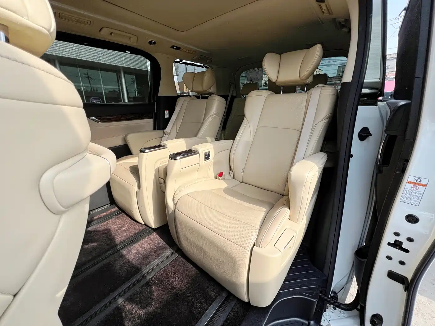 Toyota Alphard 2018 Facelift 3.5L Luxury Edition фото 6