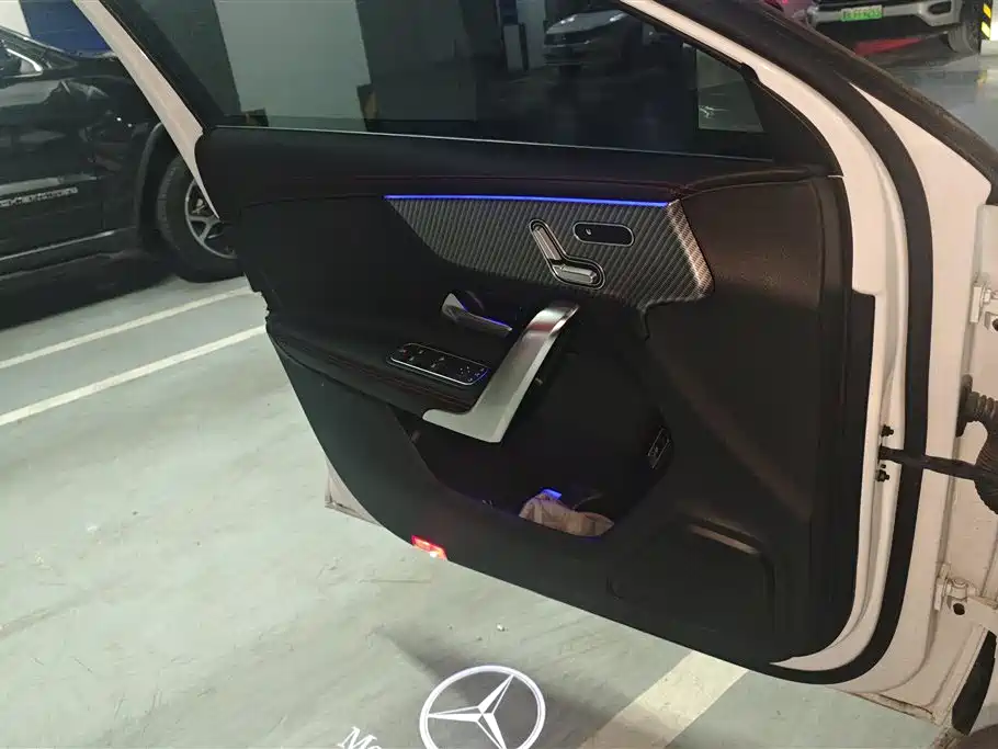 Mercedes-Benz A-Class 2024 A 200 L Fashion Edition фото 7