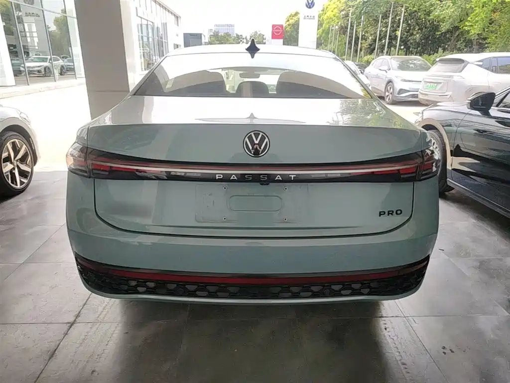 Volkswagen Passat 2025 Model Pro 380TSI Starlight Dragon Premium Edition фото 4