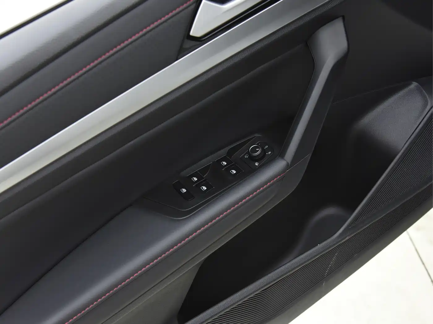 Volkswagen Lavida 2024 Model 300TSI DSG Starlight Leading Edition фото 11