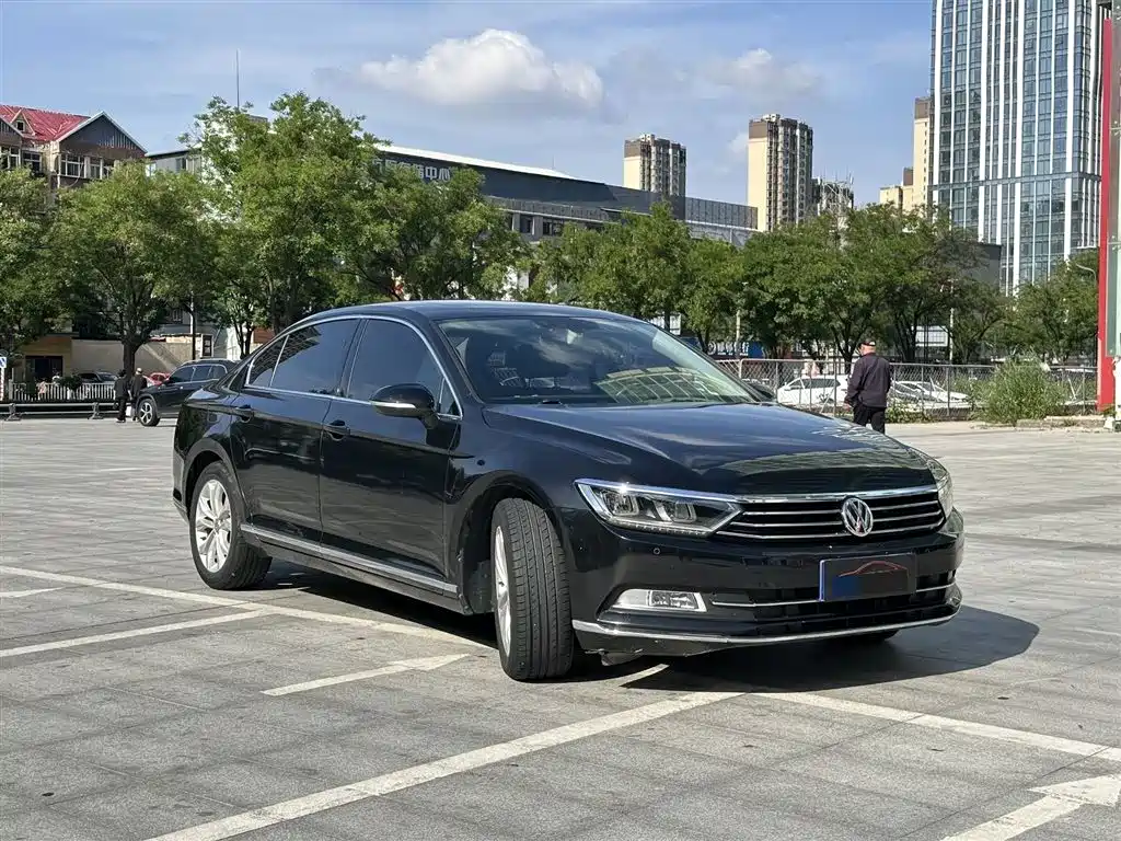 Volkswagen Magotan 2017 330TSI DSG Luxury фото 3