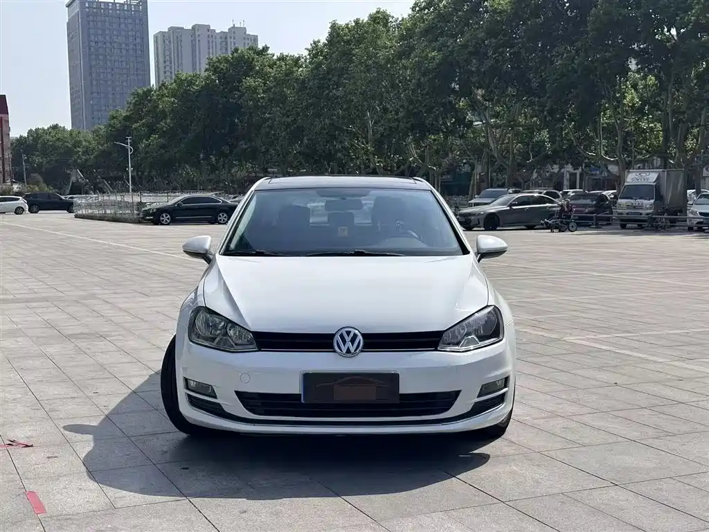 Volkswagen Golf 2016 230TSI Automatic Comfort фото 2