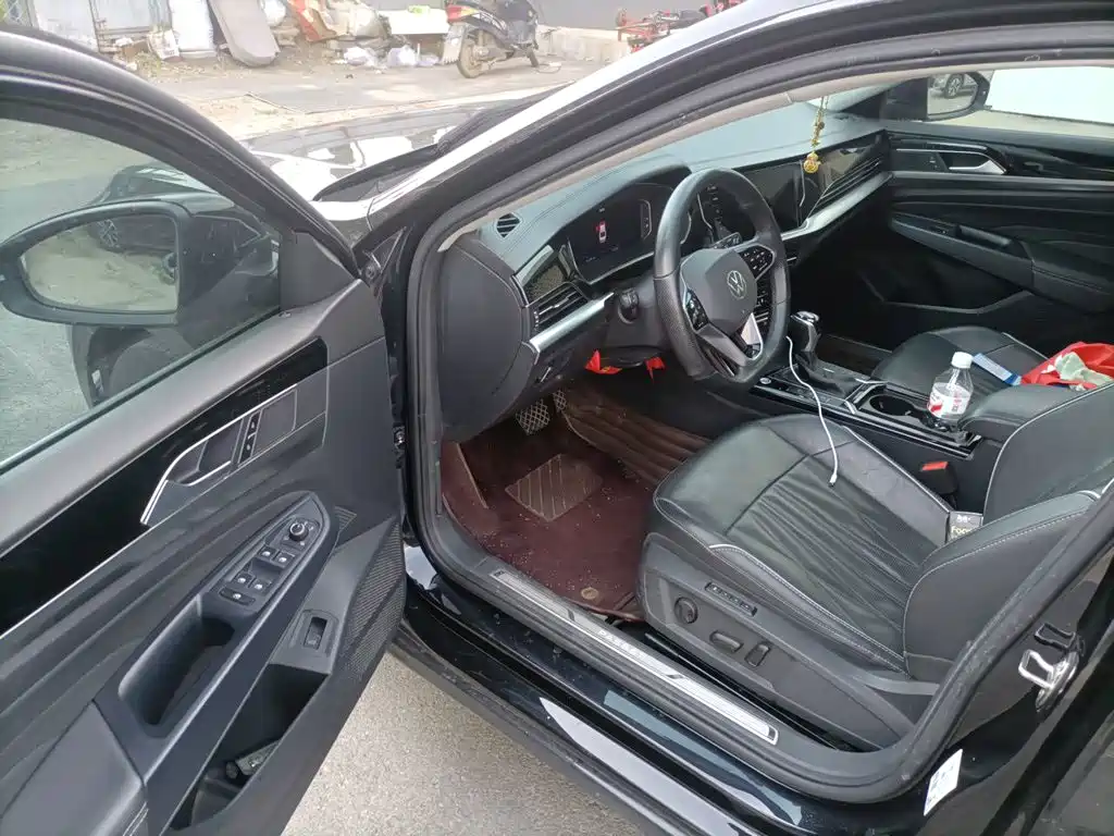 صورة 12 - Volkswagen Passat
