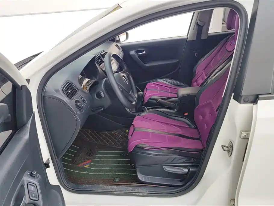 Volkswagen Polo 2016 1.4L Manual Trend фото 9