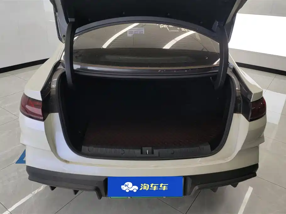 BYD Qin L 2024 DM-i 120KM Superior Edition фото 4