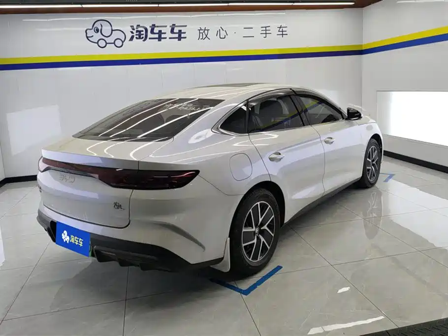 BYD Qin L 2024 DM-i 120KM Superior Edition фото 3