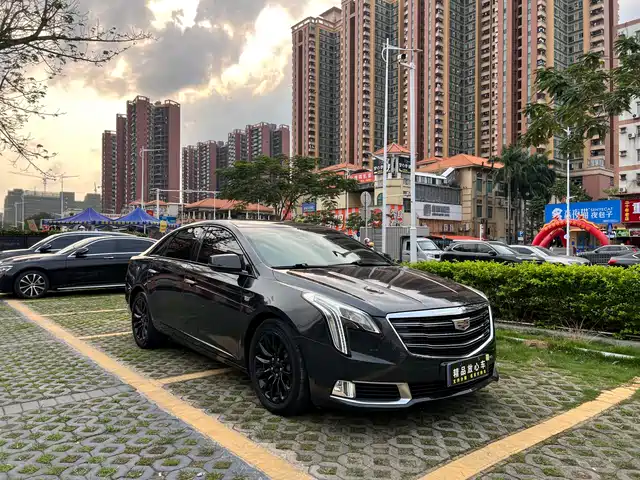 CADILLAC XTS