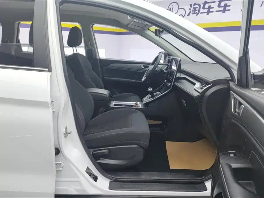 Haval M6 2021 PLUS 1.5T DCT Elite Smart Connect фото 8