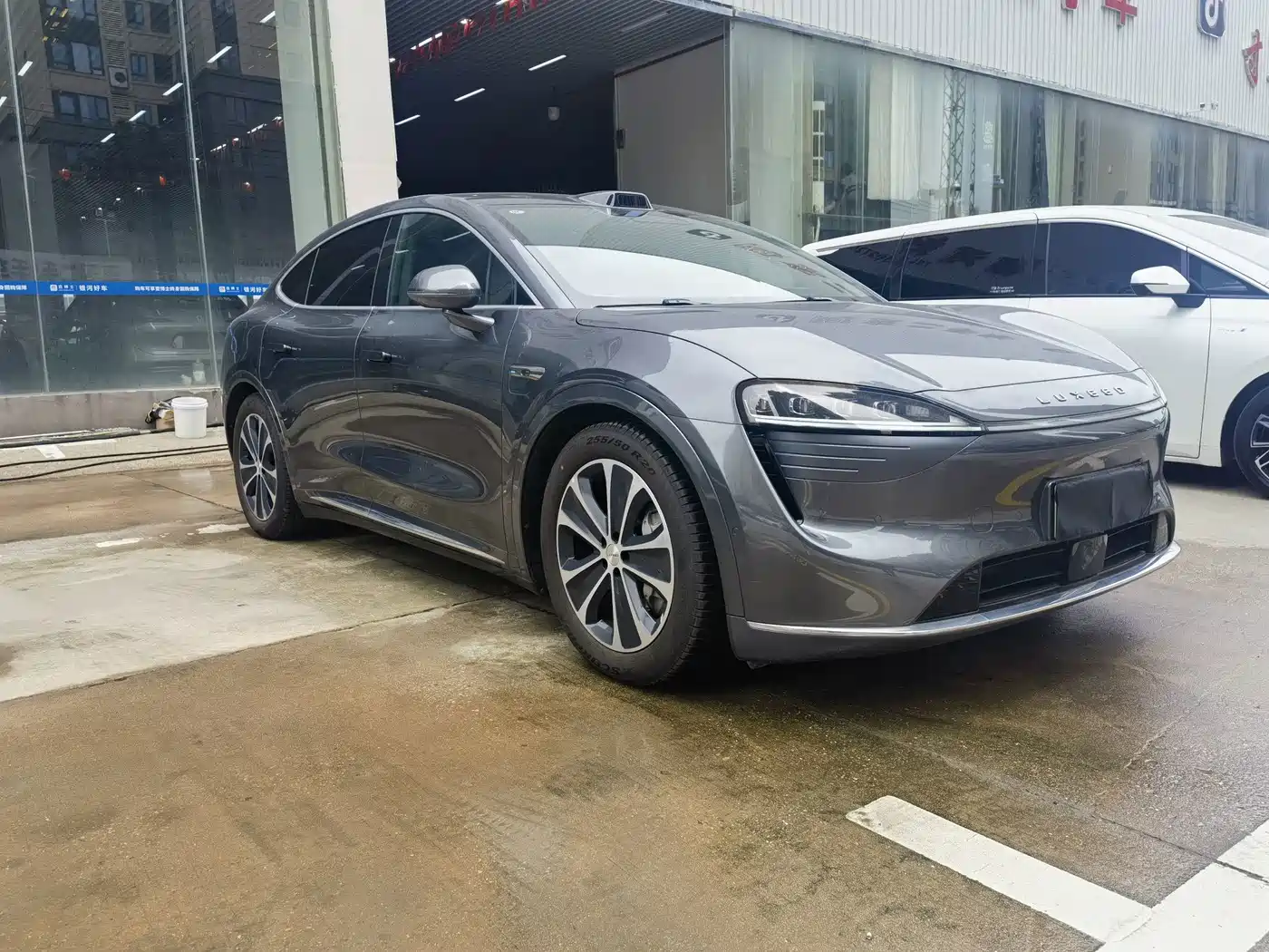 Zhijie Luxeed R7 2025 2025 Extended Range 251km Max