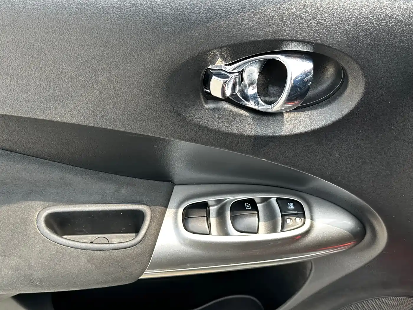 Infiniti ESQ 2018 2014 1.6L Free Edition