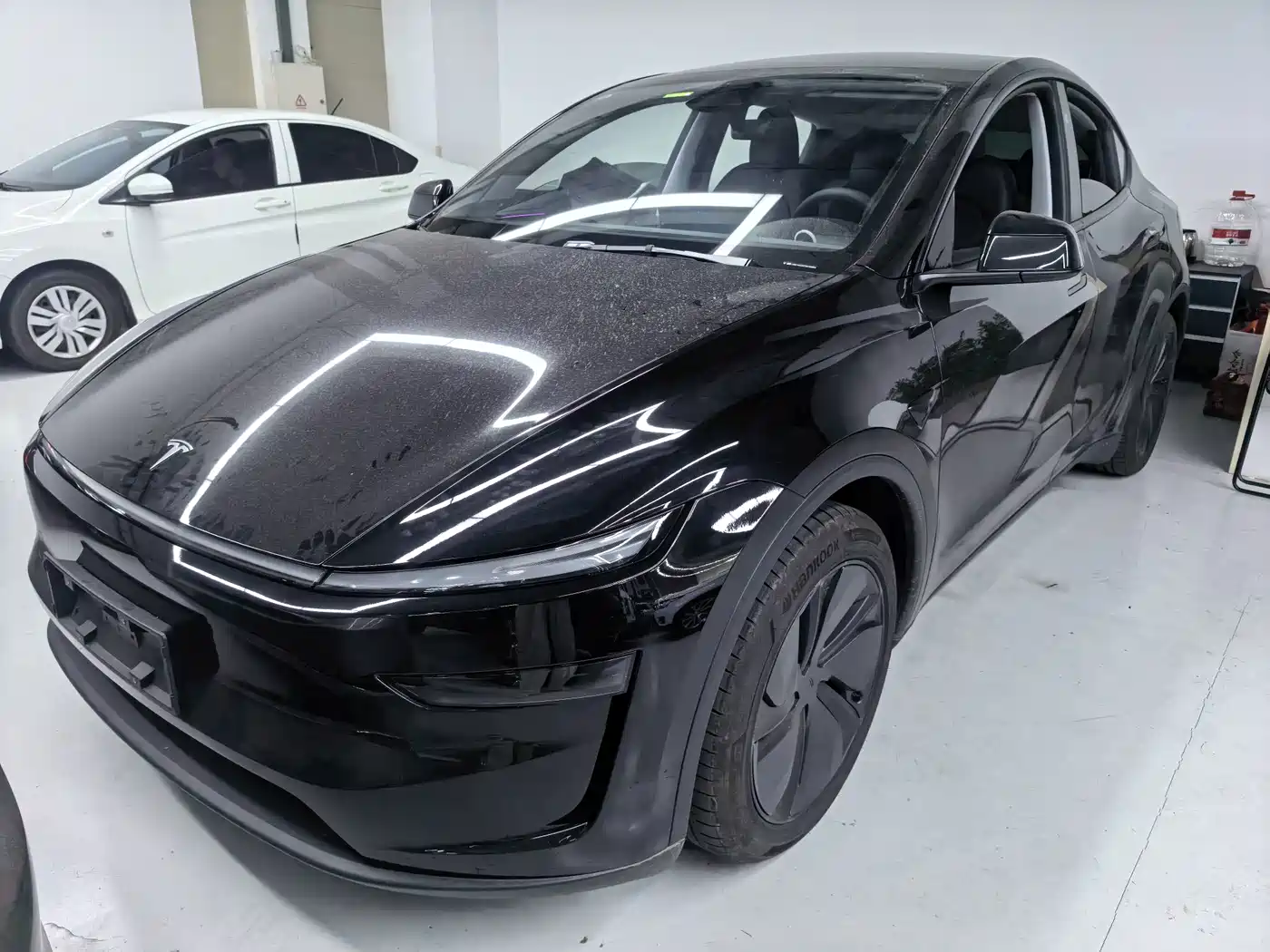 Tesla Model Y 2026 Rear-Wheel Drive