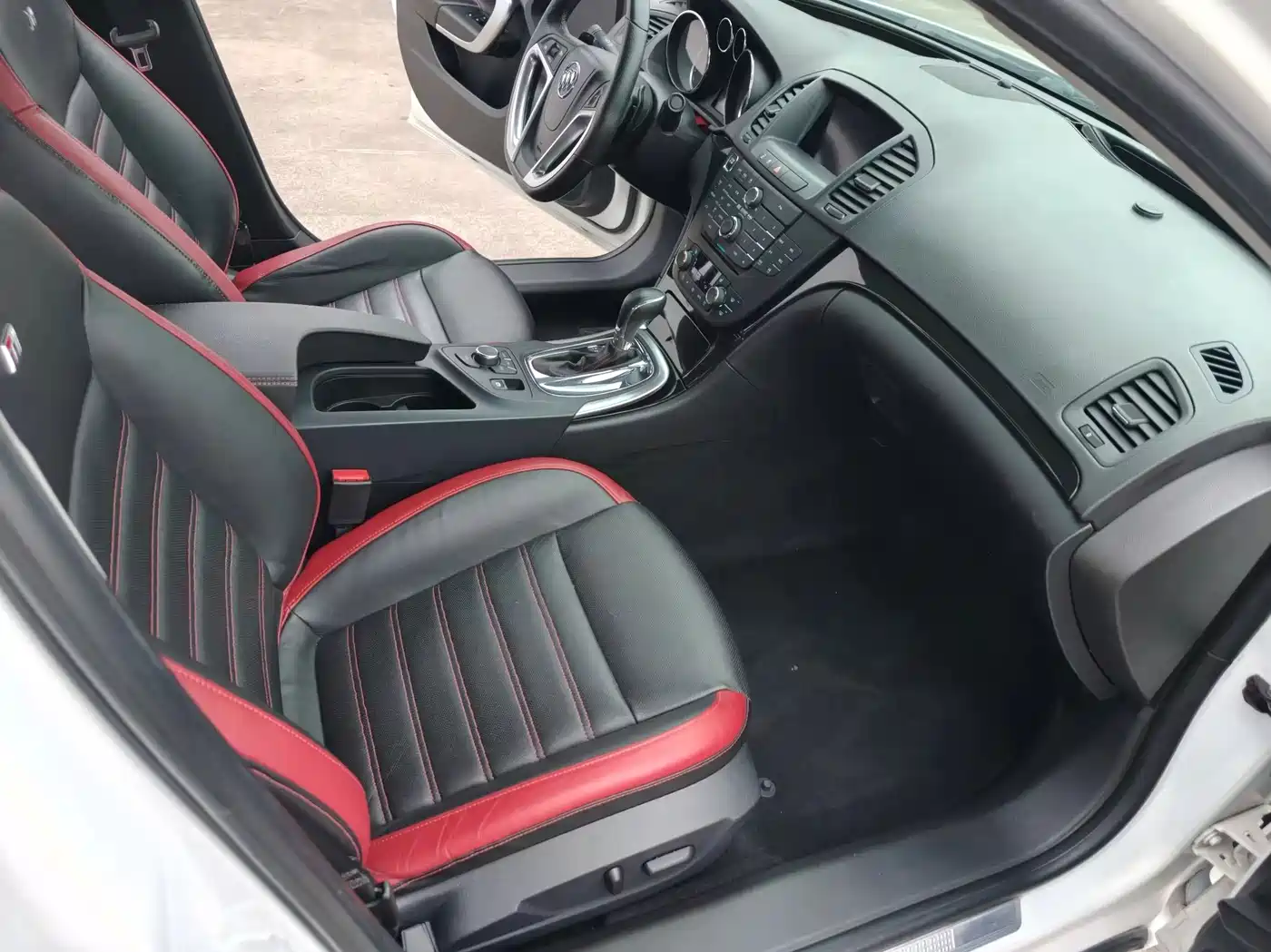 Buick Regal 2011 GS 2.0T Super Sport Edition фото 7