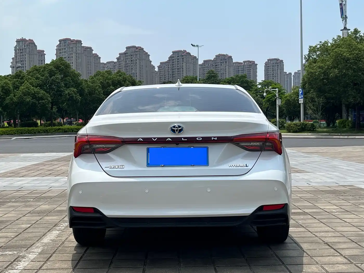 Toyota Avalon 2023 Hybrid 2.5L Luxury Edition фото 5