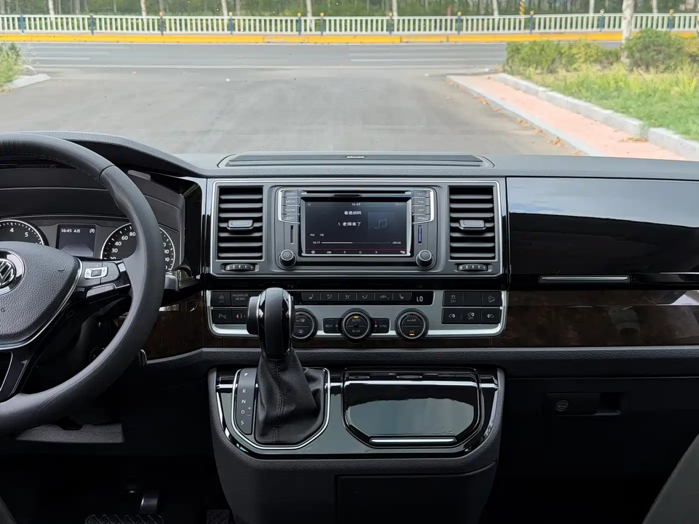 Volkswagen Multivan 2019 2019 2.0TSI 4WD Premium 7-seater