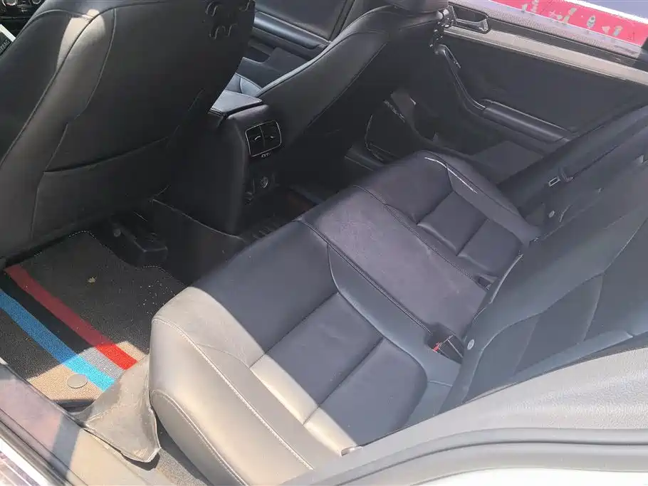 Volkswagen Sagitar 2018 1.6L Automatic Comfort фото 9