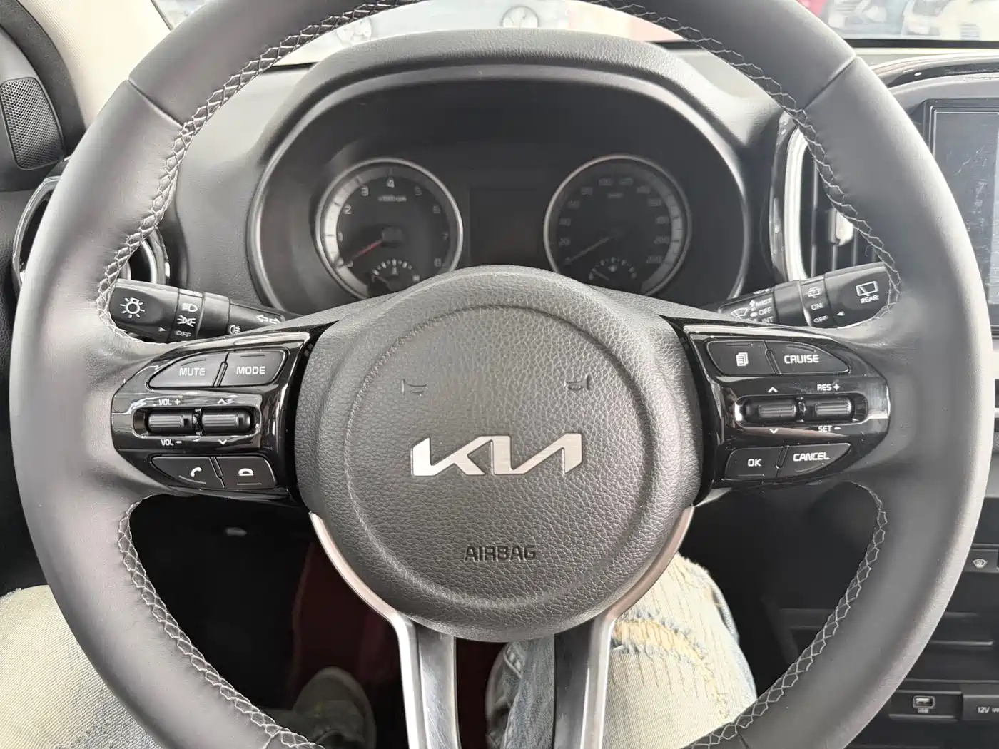 Kia KX1 2021 1.4L CVT Sunroof Version фото 8