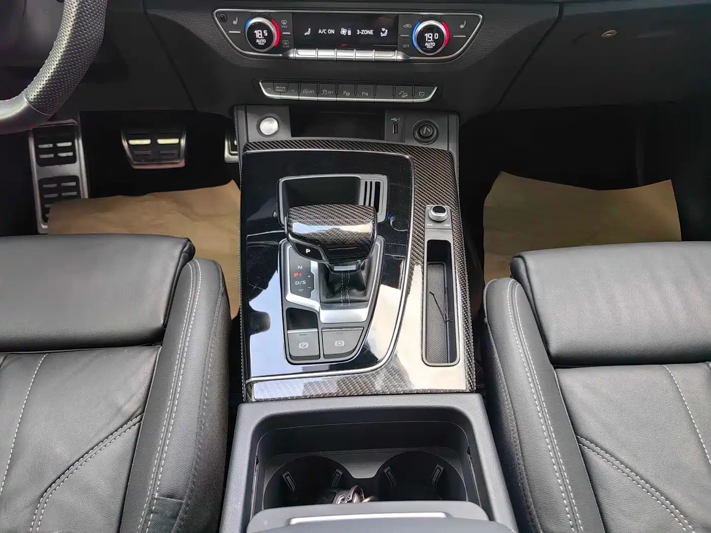 Фото 12 - Audi Q5L