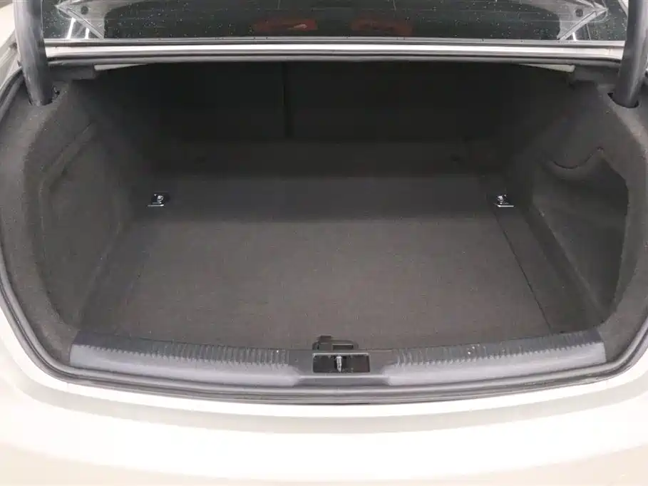 Audi A4L 2016 35 TFSI Automatic Comfort фото 19